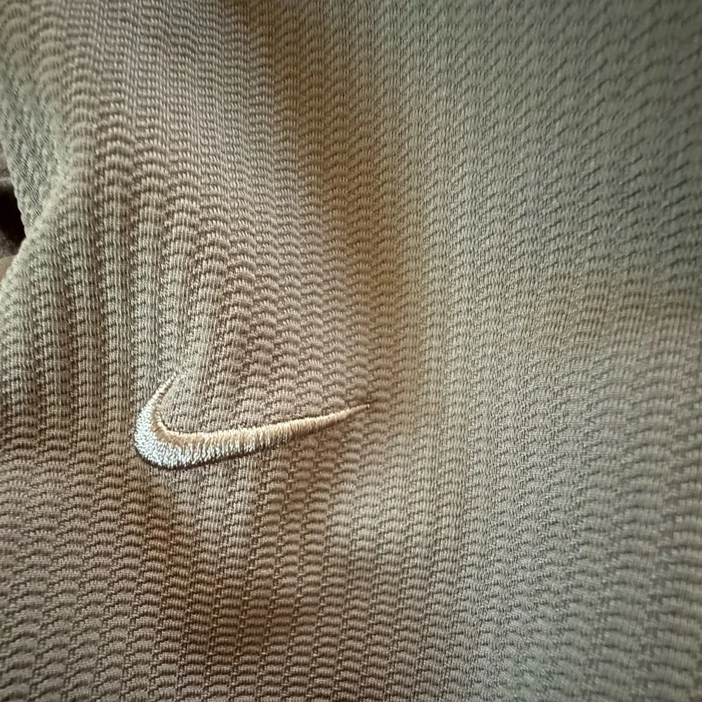 Nike Dri Fit Standard Fit Yoga Jacket Army Green Small EUC - Picture 3 of 4